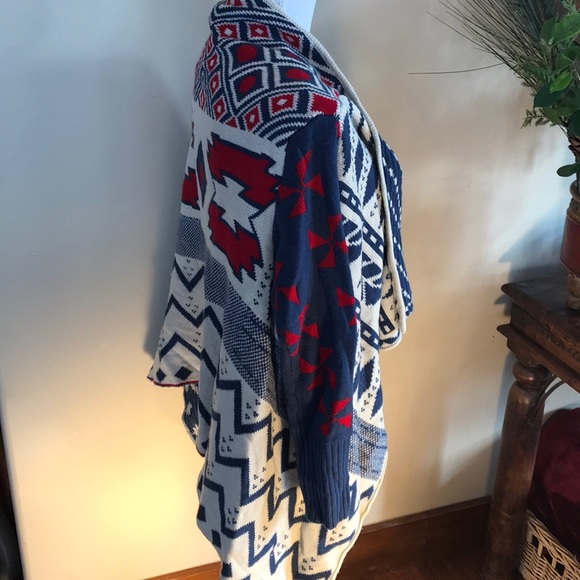 Warm red and blue patterned tribal sweater - Picture 3 of 4
